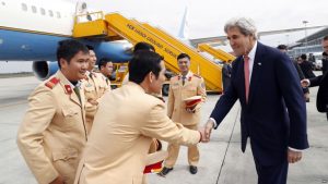 HANOI: John Kerry se reúne con líderes vietnamitas HANOI: John Kerry se reúne con líderes vietnamitas