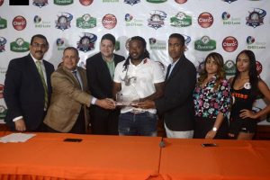 Johnny Cueto seleccionado como “Lanzador del Año” Johnny Cueto seleccionado como “Lanzador del Año”