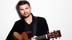 Juanes apuesta por la electro-cumbia como solista