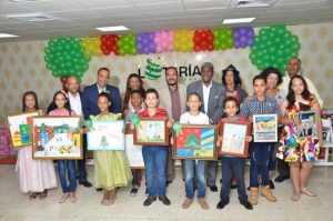 Lotería Nacional premia ganadores Concurso de Pintura Infantil