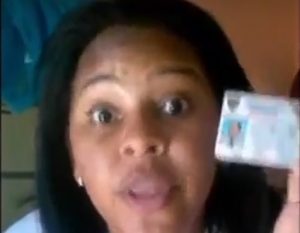 Cancelan mujer policía que insultó con palabras obscenas al Jefe de la PN