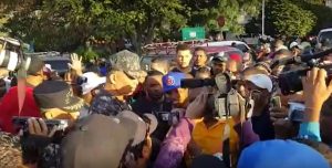 SANTIAGO: PN dispersa con bombas protesta vendedores mercado pulgas SANTIAGO: PN dispersa con bombas protesta vendedores mercado pulgas