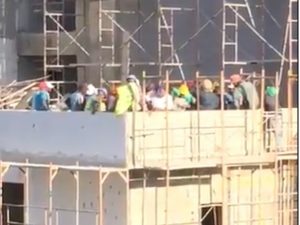 Seis heridos tras caer andamio edificio en construcción en la avenida Bolívar