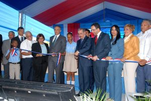 SDO: Presidente inaugura una escuela básica en Palavé