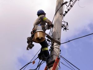 LA VEGA: EDENORTE integra al servicio 24 horas dos parajes LA VEGA: EDENORTE integra al servicio 24 horas dos parajes