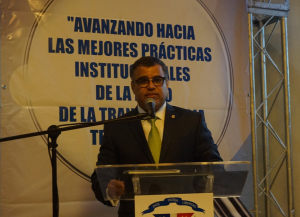 Senador ve evasión tributaria produce efectos nocivos