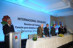 Canciller Vargas sugiere prudencia a los latinoamericanos en relaciones con EEUU 