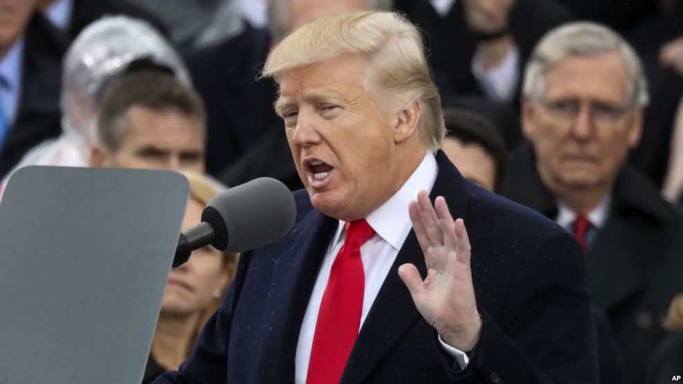 NY: Grupo vigilancia de ética demanda al presidente Trump imagen