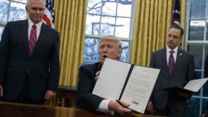 Trump saca a Estados Unidos del Acuerdo de Asociación Transpacífico