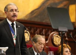 Medina pide Congreso aprobación leyes contra la corrupción y lavado activos