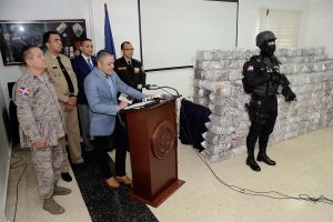 SC: DNCD decomisa 1,425 paquetes presumiblemente de cocaína o heroína