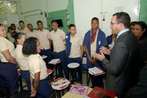 SDE: Navarro priorizará apoyo a comunidades educativas