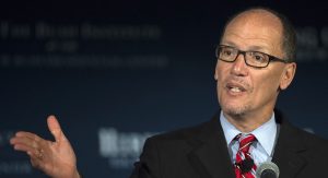 Tom Pérez llama a la movilización para resistir políticas del presidente Trump Tom Pérez llama a la movilización para resistir políticas del presidente Trump