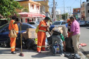 Harán operativo especial limpieza en SD por retrasos en recogida de basura Harán operativo especial limpieza en SD por retrasos en recogida de basura