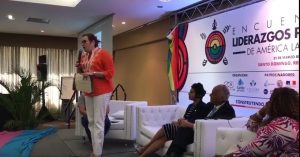 Ministra de la Mujer respalda colectivo LGBTI incursione en política