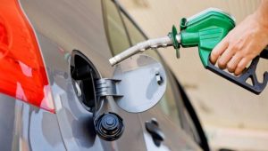 Aumentan precios de las gasolinas,  gasoil y fuel oil; bajan RD$4.00 a GLP