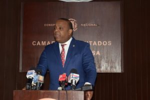 Diputado Henríquez llama autoridades UASD respetar derecho a docencia