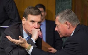 EU: Senadores dicen Rusia contrató mil hackers para difundir bulos sobre Clinton