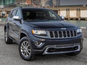 Alertan sobre error de programación en el sistema de parqueo de Grand Cherokee