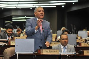 Bloque diputados PRD entrega proyecto de ley de partidos a Núñez Collado