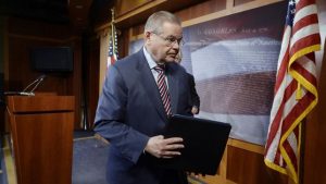 EE.UU: Supremo declina retirar cargos contra senador Menéndez EE.UU: Supremo declina retirar cargos contra senador Menéndez