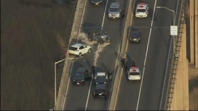 Ladrón de camioneta provoca caos vehicular en puente de Nueva Jersey imagen