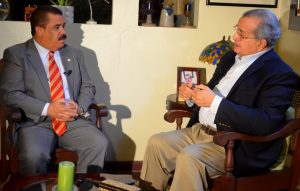 Almeyda llama empresarios redefinir política fiscal con el gobierno