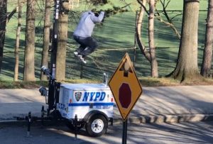 Detienen afroamericano intentó romper equipo policial en El Bronx