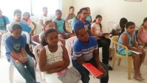 Niños de SDE aprenden dibujo y pintura Niños de SDE aprenden dibujo y pintura