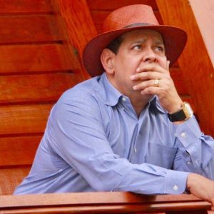 Arte y Artistas: Fernando Villalona