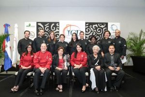 Celebran graduación diplomados alta cocina