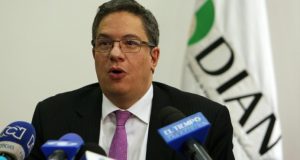 COLOMBIA: Santos no acepta renuncia director fisco vinculado a Odebrecht