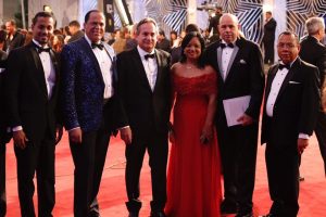 Artistas y otras personalidades mostraron galas en la «alfombra roja»