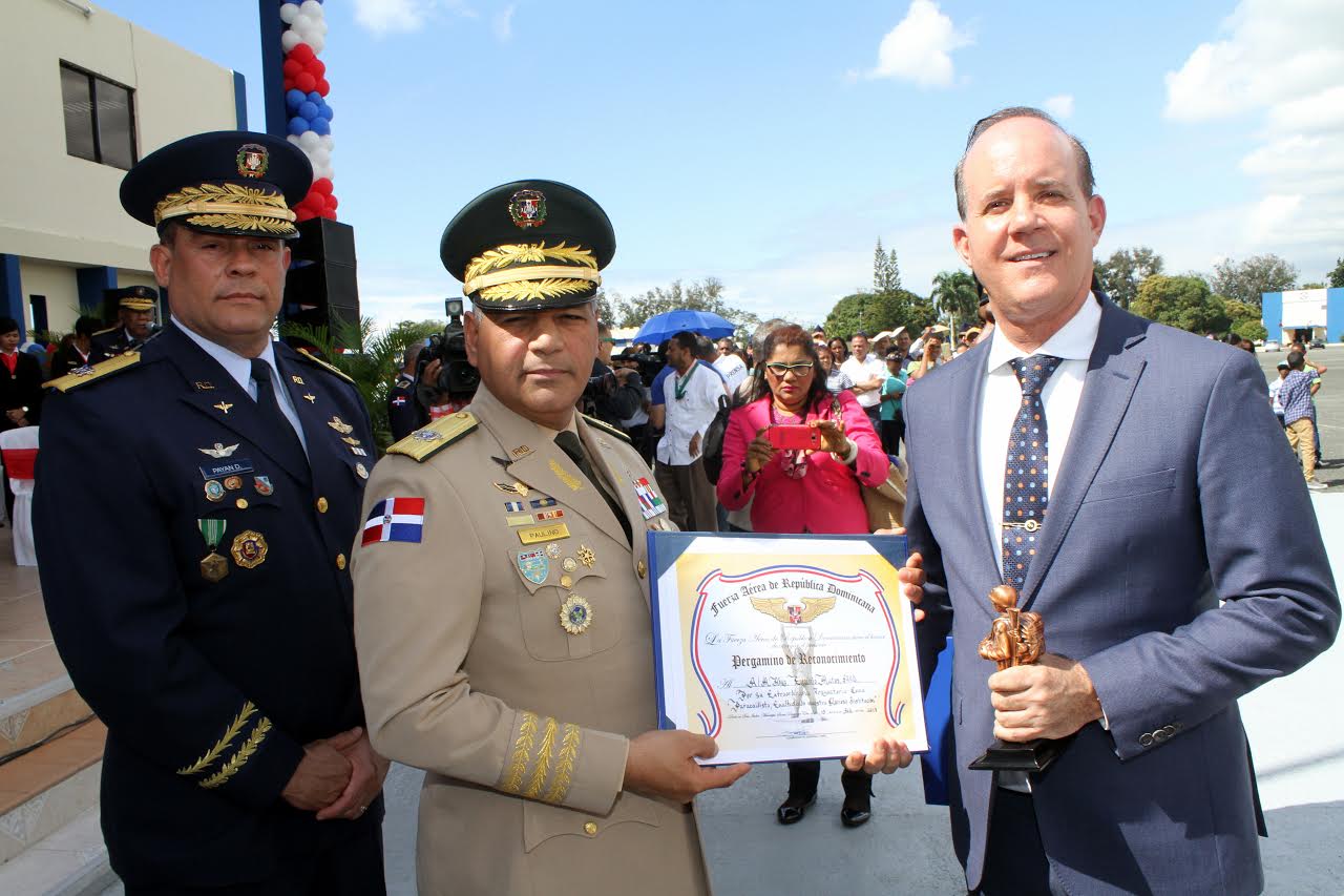 Alto Reconocimiento al mérito a oficiales de la FAD imagen
