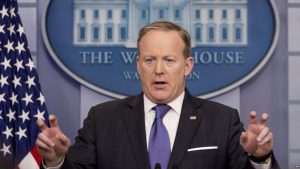 Administración Trump insiste en acusación de espionaje pese a desmentido de director del FBI