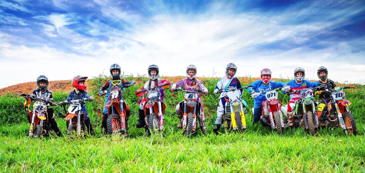 Anuncian motocross imagen
