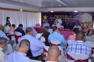 Miembros CP del PLD se reúnen con miembros Comité Central