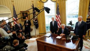 EEUU: Trump intentará otra reforma de salud en el futuro