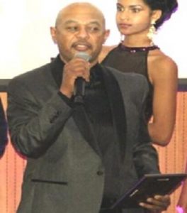 Premios Urbanos reconoce a Johanny Ulloa, “Rey del Booking en EU” Premios Urbanos reconoce a Johanny Ulloa, “Rey del Booking en EU”