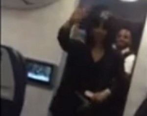 Repercute video esposa de Canciller dominicano bailando en un avión