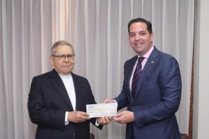 Banco Ademi dona 5 millones de pesos a Fundación Madre y Maestra