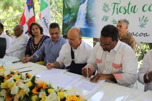 SANTIAGO: Domínguez Brito anuncia habilitación de parques