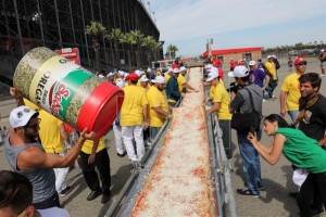 El récord de la pizza más larga del mundo lo ostenta ahora California