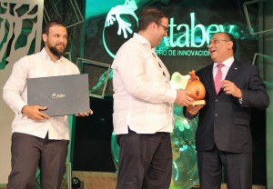 Monte Plata Solar galardonada con Premio Ambiental Atabey