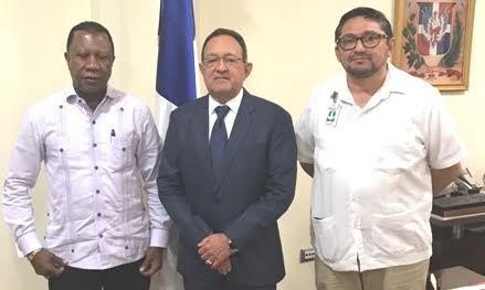 Ejecutivos Proyectos Camarones de Azua visitan ministro Agricultura RD imagen