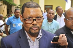 Levantan cargos contra Arsenio Quevedo y ordenan que le devuelvan 22 vehículos