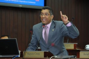 Diputado Marcos Cross pondera Seguro de Repatriación Universal Diputado Marcos Cross pondera Seguro de Repatriación Universal