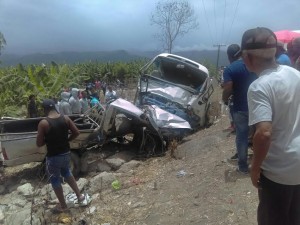AZUA: Accidente de tránsito deja una persona muerta y otras siete lesionadas
