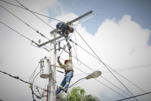 DAJABON: EDENORTE instala servicio 24 horas