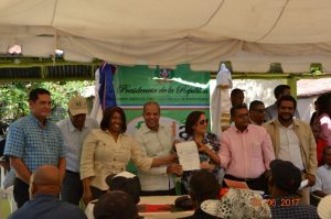 BANI: Entregan $10 millones a productores mangos y aguacates